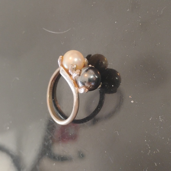 Uncas Sterling Vintage White/Black Pearl Bypass Ring Size 6 - Picture 3 of 9